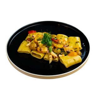 Paccheri alla “Mediterranea” con polipo, gamberi Reali, asparagi del “Campidano” ed olive nere