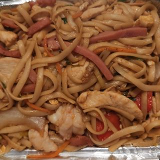 24-Tallarines con tres delicias