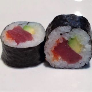 Hosomaki De Atún Y Aguacate (6 Uds.)