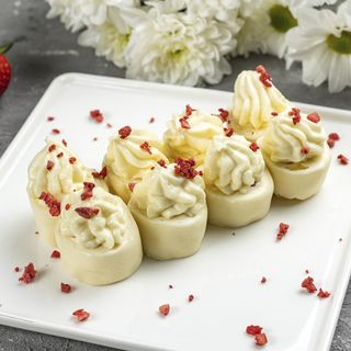 Моті-рол з полуницею