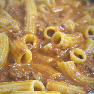 RIGATONI BOLOÑESA