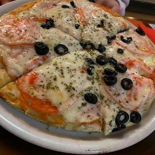 Pizza media masa grande mozzarella