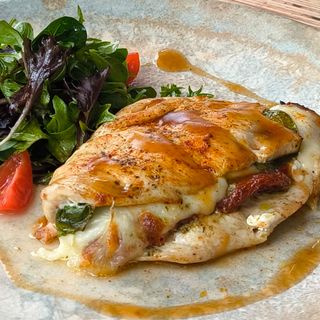 Пълнено пилешко филе с лимонов ориз и кокосов джинджър сос  (400г)