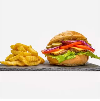 Бургер с дърпано свинско месо (400г)