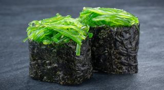 Суші спайс з чукою