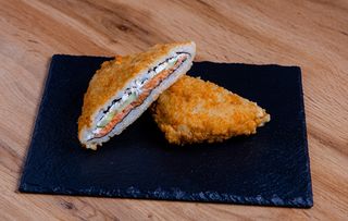 Сэндвич-ролл с лососем (250 г)