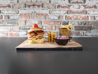 Телешки бургер Роял (1бр)