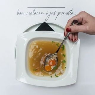 Bistra supa od teleće koljenice