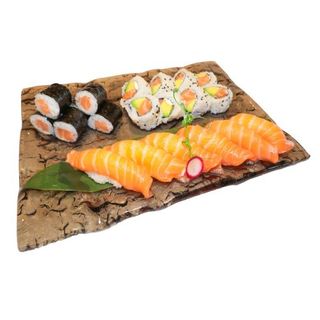 83. Salmón selección (20 uds.)