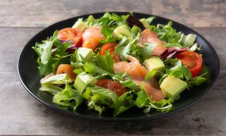 Enasalada de salmón