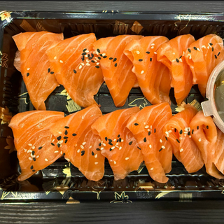 210. Carpaccio salmone - 12 pezzi