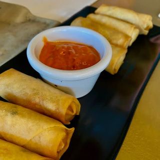 Mini Rollitos De Primavera Con Mojo Rojo (8 Uds.)