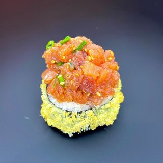 Futomaki surowe maguro tatar tempura
