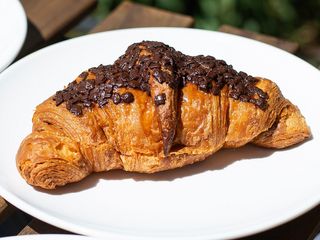 Круасан шоколадно-фундучний (130g)