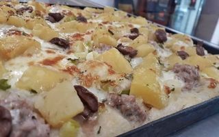 Salsiccia, patate e cipollina