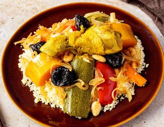 COUS COUS CON POLLO Y VERDURAS