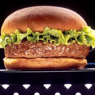 Hamburguesa Básica + Patatas fritas + Coca cola