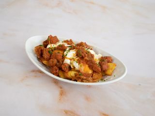 Huevos Rotos Con Chorizo Vegetariano