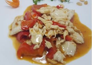 128 Pollo con salsa piccante