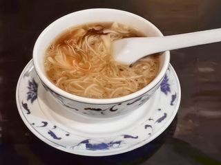Sopa De Aletas De Tiburón