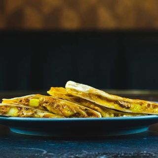 Quesadilla Al Pastor