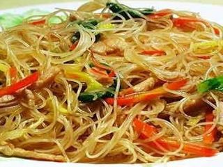 Fideos Fritos con Pollo