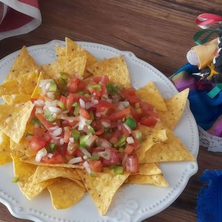 Nachos con pico de gallo