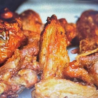 Asinhas  com molho barbecue com Batatas