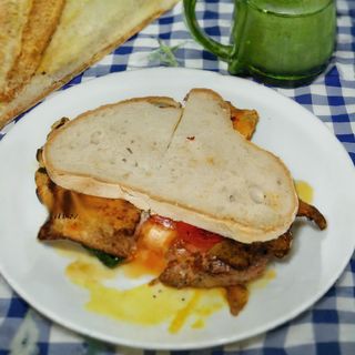 Bifana Pão Caseiro
