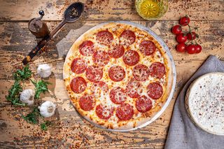 Pizza Salami Ø 32cm