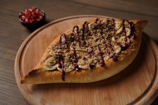 Haciapuri cu Nutella, banane și sos de fructe