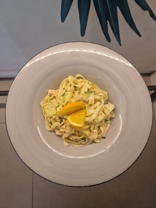 Pasta sa lososom u krem sosu 300g