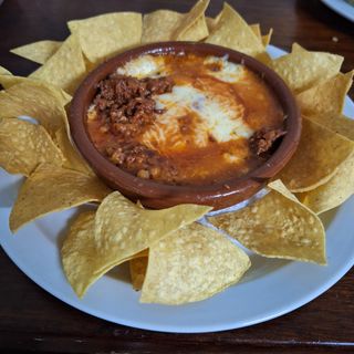 Queso Fundido Con Trozos De Chorizo