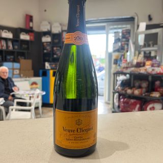 Champagne VEUVE CLICQOT 