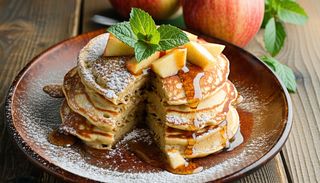 Clatite cu mar copt si scortisoara