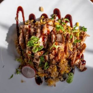 Riso con pollo croccante