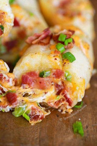 Pão de Alho com Bacon e Queijo
