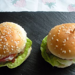 3 Mini Burger Buey, Salsa A Elegir Y Patatas