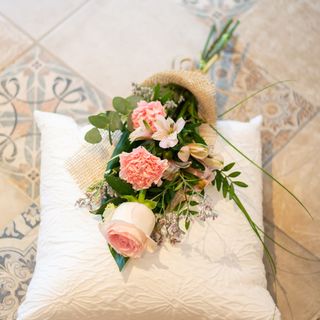 Arreglo de flores rosas