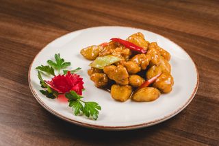 23. Slatko kisjela piletina sa jabukom i sosom od šljiva