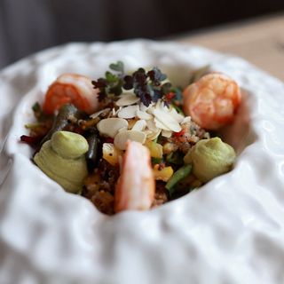 Salade verte з креветками та citrus-дресінгом