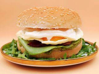 Burger jajko sadzone 