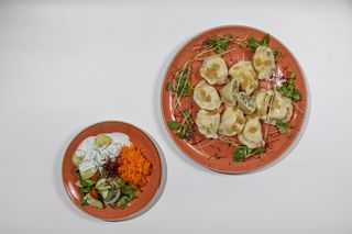 Pierogi z serem fetą i szpinakiem - pieczone