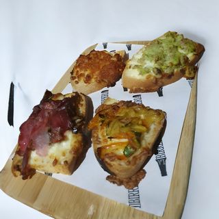 Crostini misti