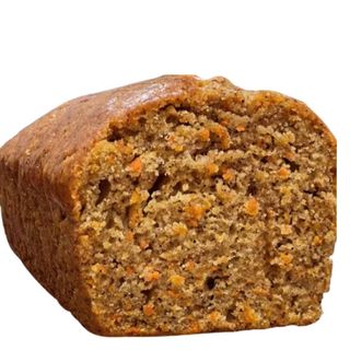 Porción de bizcocho de zanahoria artesano