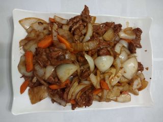 Телешко месо с лук (700г)