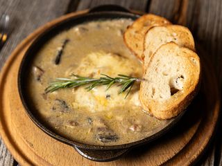 Жульєн з білими грибами та сиром камамбер (0.250g)