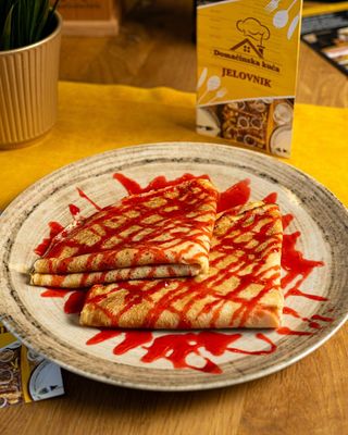 Palačinci marmelada