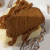 PORCIÓN DE TARTA DE QUESO CON LOTUS