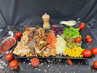 Shaorma la farfurie amestec de porc si pui